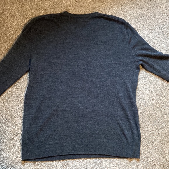 EUC Mens Large Gray Lightweight V Neck Sweater - Picture 4 of 4